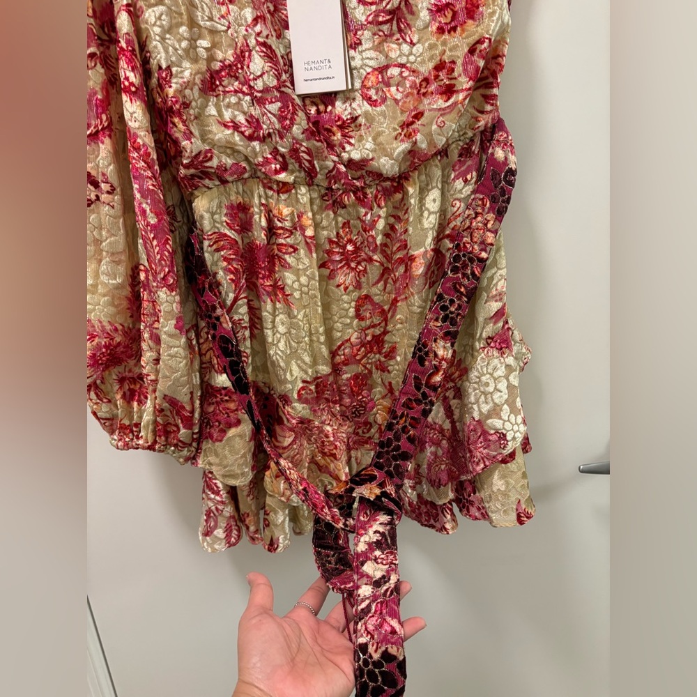 Hemant & Nandita NWT Red Beige Metalic Floral Mini Dress Size M - Picture 6 of 15